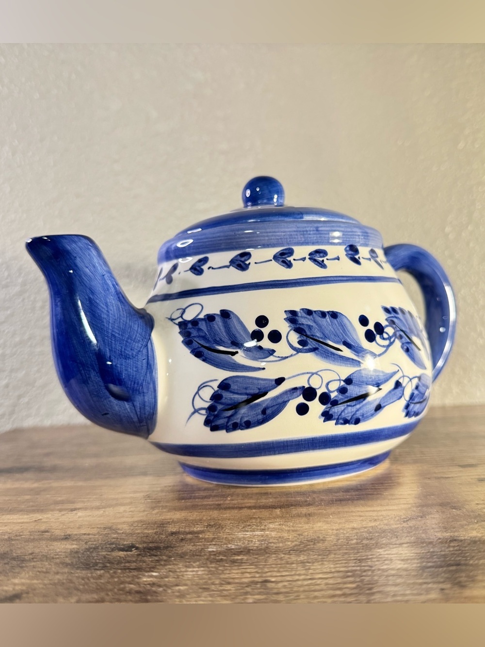 Young’s 1997 Hand-Painted Blue & White Ceramic Teapot - Picture 2 of 11